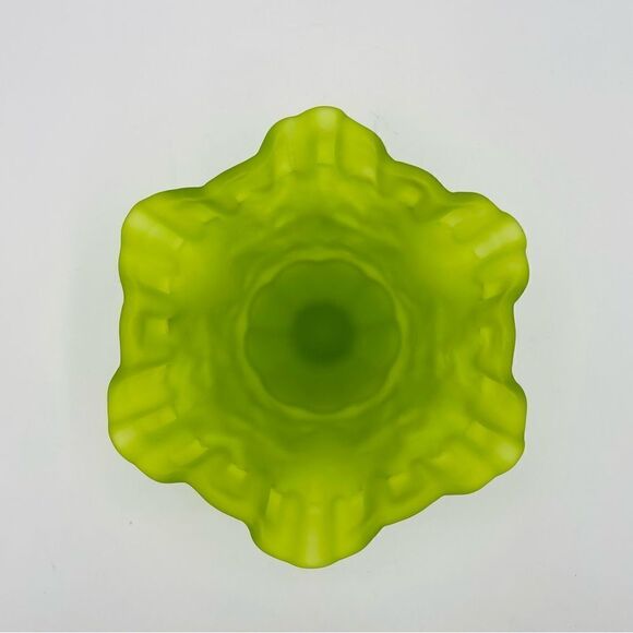 Vintage Westmoreland Green Satin Grapevine Ruffle Rim Pedestal Dish Bowl - Picture 4 of 5